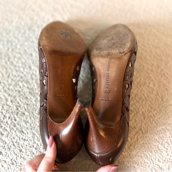 Vintage Bottega Veneta Dark Brown Leather Kitten Heel Pumps - Picture 6 of 6